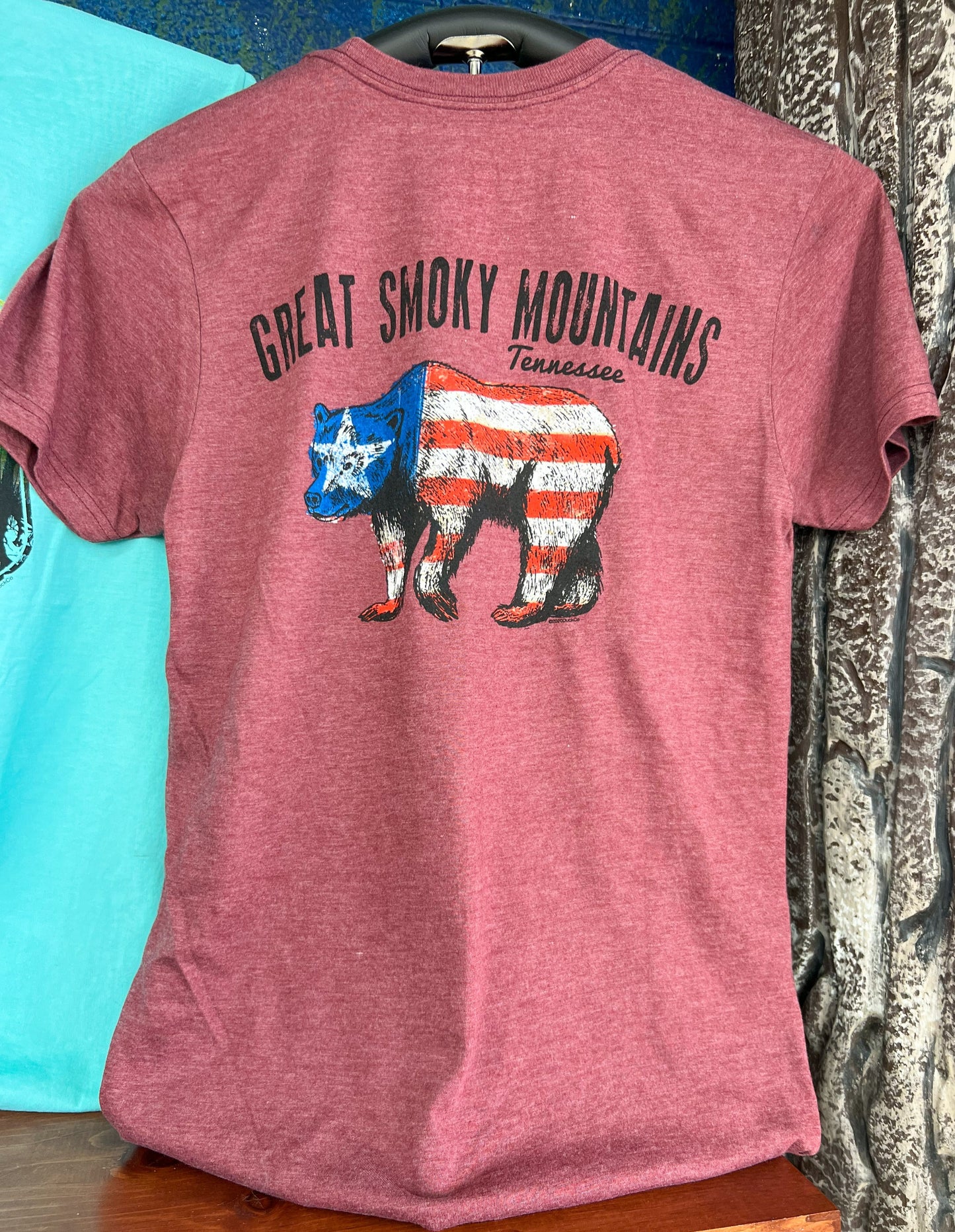 "Great Smoky Mountains Bear Flag" T-Shirt by Duck Co